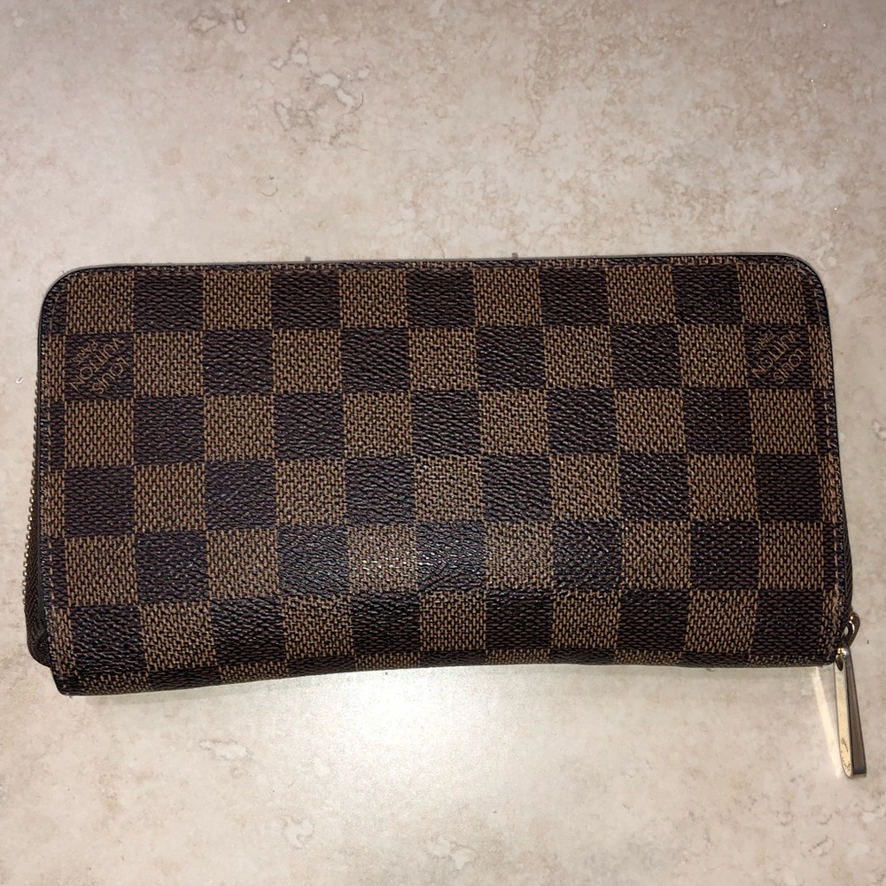 Louis Vuitton Zippy Wallet